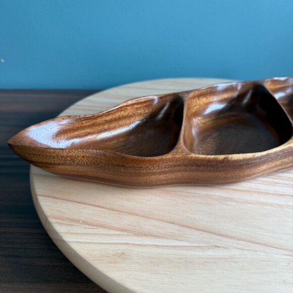 Handcrafted Leaf-Shaped Wooden Serving Tray 3-Compartments 16" Long Decorative T - Picture 2 of 11